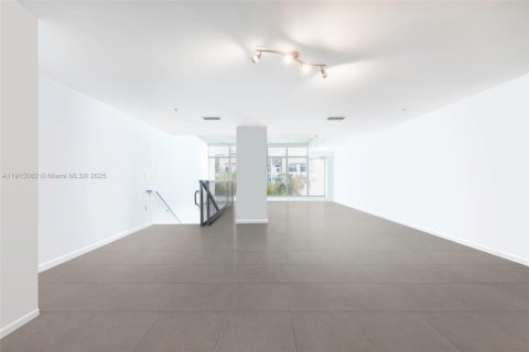 Купить кондоминиум в Майами, Флорида 1 спальня, 149.85м2, № 1971533 - фото 12