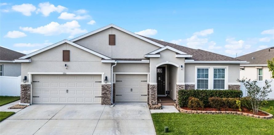Casa en Kissimmee, Florida 4 dormitorios, 264.86 m2 № 1760497