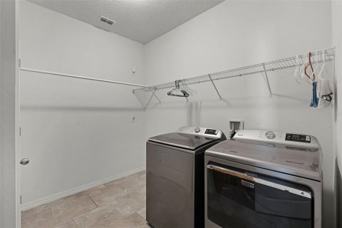 Casa en venta en Kissimmee, Florida, 4 dormitorios, 264.86 m2 № 1760497 - foto 21
