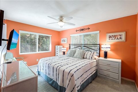 Condo in Fort Myers, Florida, 2 bedrooms  № 1515897 - photo 10