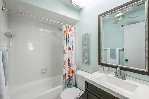 Condo in Fort Myers, Florida, 2 bedrooms  № 1515897 - photo 14