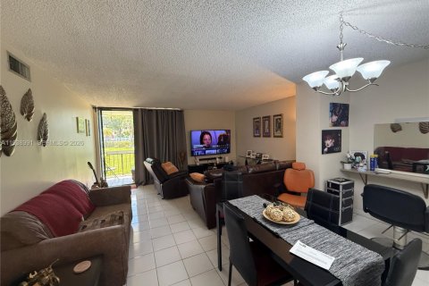 Copropriété à vendre à Miami, Floride: 2 chambres, 86.96 m2 № 1996747 - photo 4