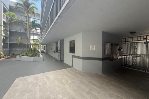 Copropriété à vendre à Miami, Floride: 2 chambres, 86.96 m2 № 1996747 - photo 18