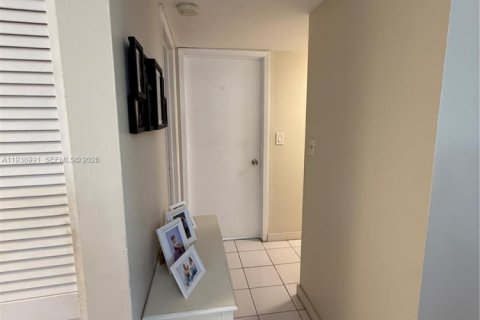 Copropriété à vendre à Miami, Floride: 2 chambres, 86.96 m2 № 1996747 - photo 6
