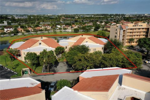 Copropriété à louer à Miami, Floride: 2 chambres, 92.9 m2 № 1966262 - photo 14