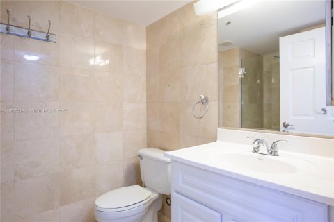 Copropriété à louer à Miami, Floride: 2 chambres, 92.9 m2 № 1966262 - photo 7