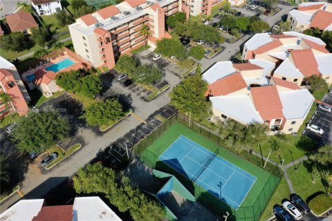 Copropriété à louer à Miami, Floride: 2 chambres, 92.9 m2 № 1966262 - photo 18