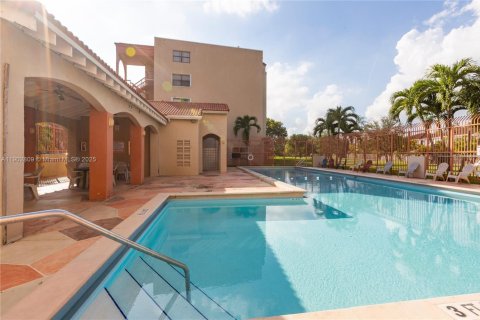 Copropriété à louer à Miami, Floride: 2 chambres, 92.9 m2 № 1966262 - photo 12