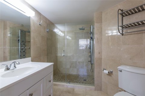 Copropriété à louer à Miami, Floride: 2 chambres, 92.9 m2 № 1966262 - photo 2