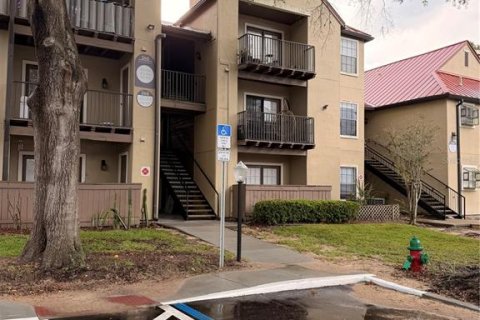 Condominio en Altamonte Springs, Florida, 1 dormitorio  № 2305025