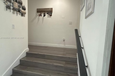 Casa en alquiler en Cutler Bay, Florida, 3 dormitorios, 212.19 m2 № 2053298 - foto 8