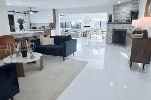 Casa en alquiler en Cutler Bay, Florida, 3 dormitorios, 212.19 m2 № 2053298 - foto 5