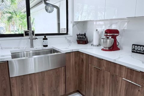 Casa en alquiler en Cutler Bay, Florida, 3 dormitorios, 212.19 m2 № 2053298 - foto 13