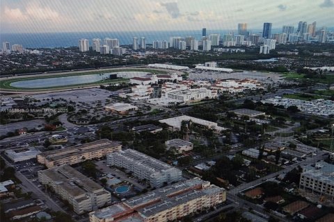 Condo in Hallandale Beach, Florida, 1 bedroom  № 1941465 - photo 16