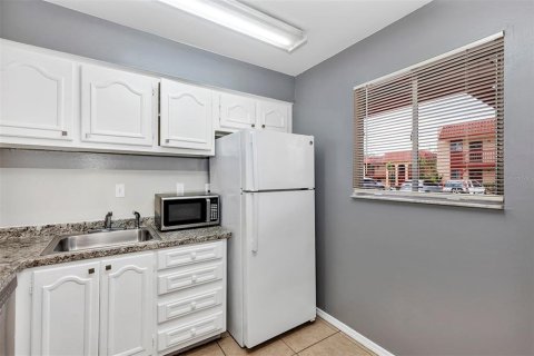Condo in Orlando, Florida, 2 bedrooms № 2201137 - photo 7