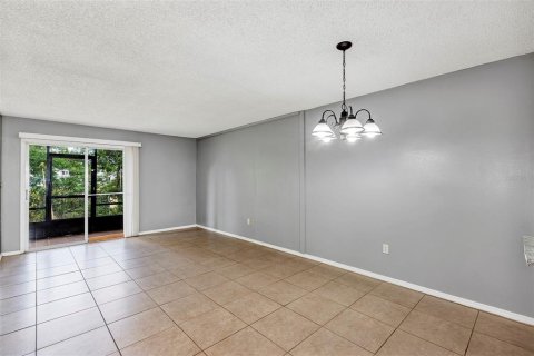 Condo in Orlando, Florida, 2 bedrooms № 2201137 - photo 6