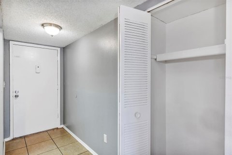 Condo in Orlando, Florida, 2 bedrooms № 2201137 - photo 15