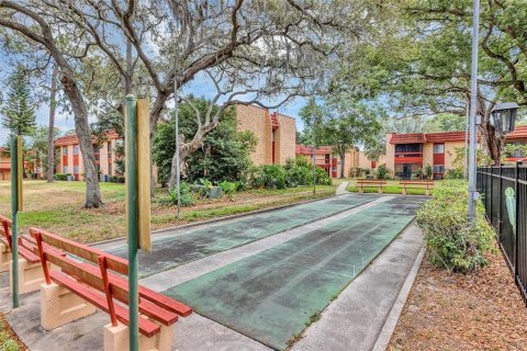 Condo in Orlando, Florida, 2 bedrooms № 2201137 - photo 17