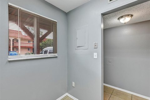 Condo in Orlando, Florida, 2 bedrooms № 2201137 - photo 5