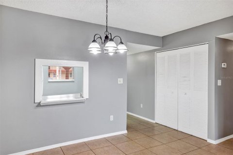 Condo in Orlando, Florida, 2 bedrooms № 2201137 - photo 10