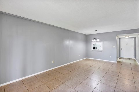 Condo in Orlando, Florida, 2 bedrooms № 2201137 - photo 14