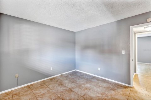 Condo in Orlando, Florida, 2 bedrooms № 2201137 - photo 23