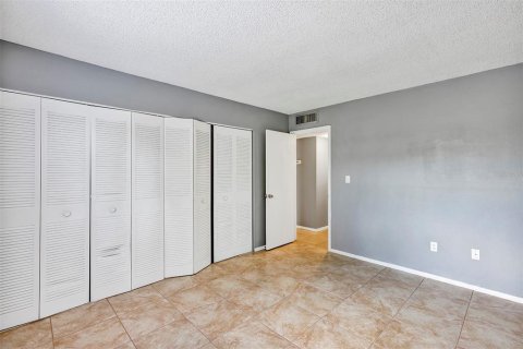 Condo in Orlando, Florida, 2 bedrooms № 2201137 - photo 19