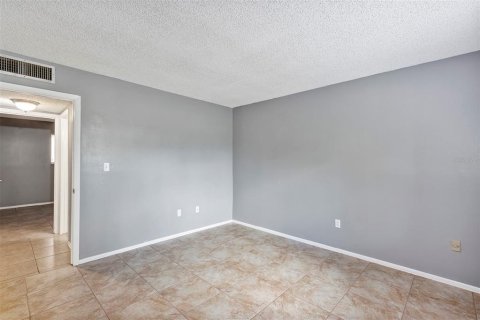 Condo in Orlando, Florida, 2 bedrooms № 2201137 - photo 20