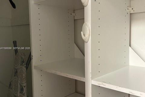 House in Sunny Isles Beach, Florida 3 bedrooms, 137.87 sq.m. № 1984572 - photo 23