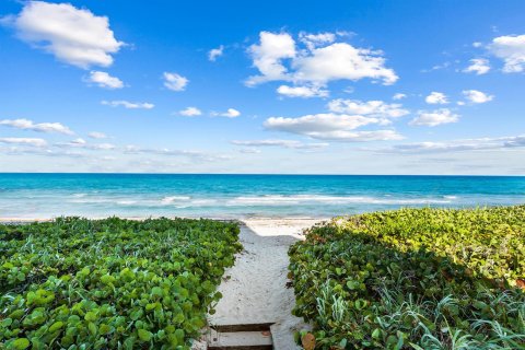 Condo in Highland Beach, Florida, 2 bedrooms  № 2184222 - photo 30