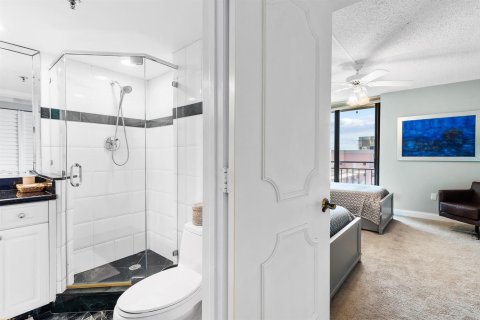 Condo in Highland Beach, Florida, 2 bedrooms  № 2184222 - photo 24