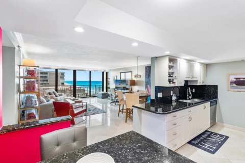 Condo in Highland Beach, Florida, 2 bedrooms  № 2184222 - photo 10