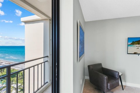 Condo in Highland Beach, Florida, 2 bedrooms  № 2184222 - photo 16
