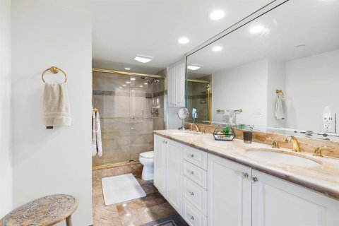 Condo in Highland Beach, Florida, 2 bedrooms  № 2184222 - photo 18