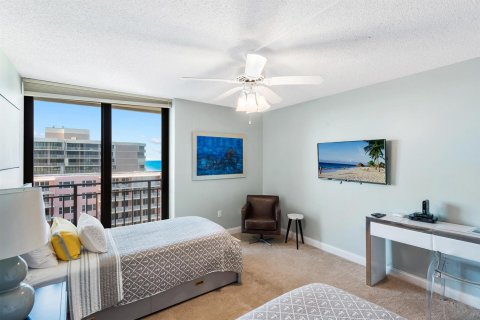 Condo in Highland Beach, Florida, 2 bedrooms  № 2184222 - photo 19