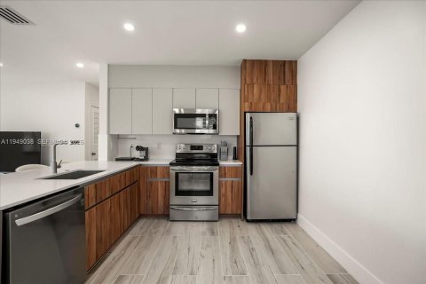 Снять в аренду виллу или дом в Майами, Флорида 3 спальни, 110.74м2, № 2004851 - фото 3