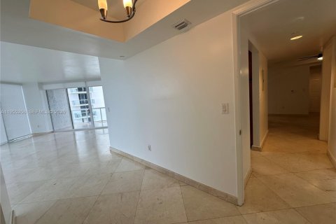Condominio en alquiler en Sunny Isles Beach, Florida, 2 dormitorios, 156.08 m2 № 2009668 - foto 5