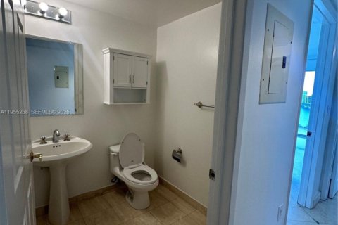 Condominio en alquiler en Sunny Isles Beach, Florida, 2 dormitorios, 156.08 m2 № 2009668 - foto 28