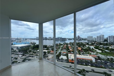 Condominio en alquiler en Sunny Isles Beach, Florida, 2 dormitorios, 156.08 m2 № 2009668 - foto 8
