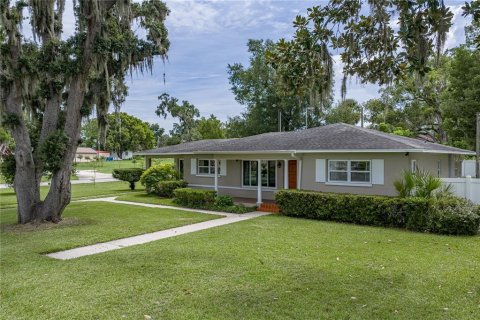 House in Dade City, Florida 2 bedrooms, 143.81 sq.m. № 2291571 - photo 9