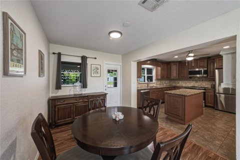House in Dade City, Florida 2 bedrooms, 143.81 sq.m. № 2291571 - photo 25