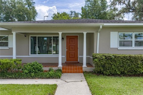 House in Dade City, Florida 2 bedrooms, 143.81 sq.m. № 2291571 - photo 11