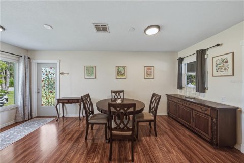 House in Dade City, Florida 2 bedrooms, 143.81 sq.m. № 2291571 - photo 23