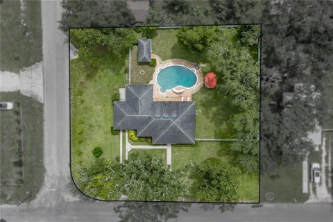 House in Dade City, Florida 2 bedrooms, 143.81 sq.m. № 2291571 - photo 4