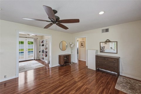 House in Dade City, Florida 2 bedrooms, 143.81 sq.m. № 2291571 - photo 18