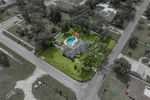 House in Dade City, Florida 2 bedrooms, 143.81 sq.m. № 2291571 - photo 5
