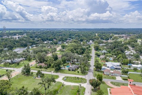 House in Dade City, Florida 2 bedrooms, 143.81 sq.m. № 2291571 - photo 3