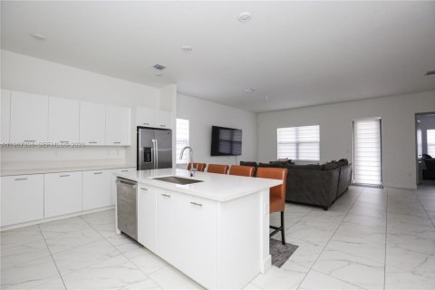 Купить виллу или дом в Мирамар, Флорида 3 спальни, 250.28м2, № 2028798 - фото 11