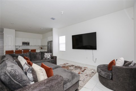 Купить виллу или дом в Мирамар, Флорида 3 спальни, 250.28м2, № 2028798 - фото 3