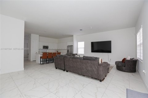 Купить виллу или дом в Мирамар, Флорида 3 спальни, 250.28м2, № 2028798 - фото 7